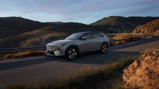 DE VOLLEDIG NIEUWE MAZDA CX 6e: EUROPEES DESIGN GEEFT EEN NIEUWE INVULLING AAN KODO
