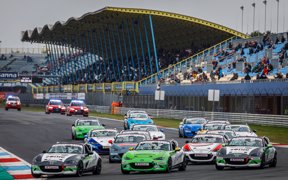 MAZDA MX-5 CUP ZORGT VOOR ULTIEM RACEPLEZIER TIJDENS GAMMA RACING DAYS OP TT CIRCUIT ASSEN