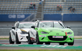 KRAAN EN DEKKER WINNEN SPEKTAKELRACES IN ASSEN