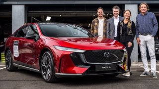 VERENIGING ELEKTRISCHE RIJDERS EN MAZDA BUNDELEN KRACHTEN OM ELEKTRISCH RIJDEN TE PROMOTEN